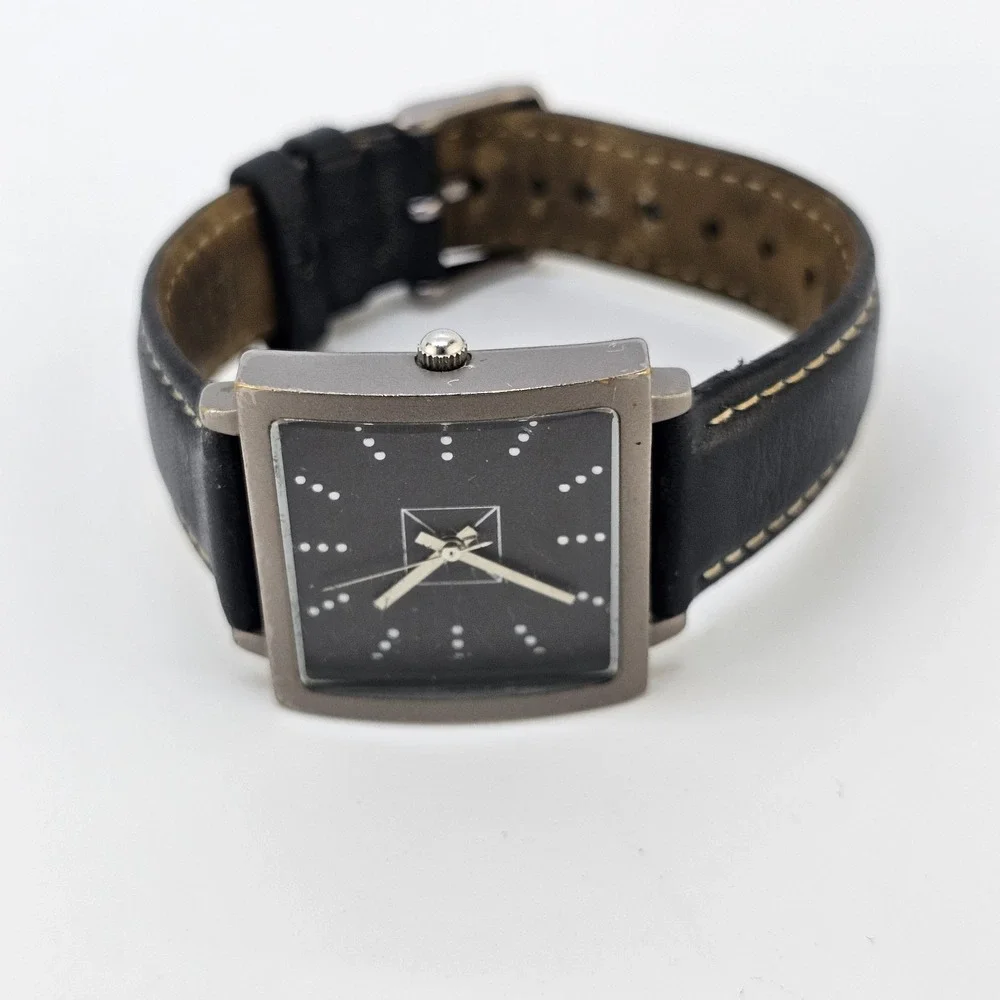 Women's Analog Watch 30MM Black Dial Black Leather Bands NEW Battery